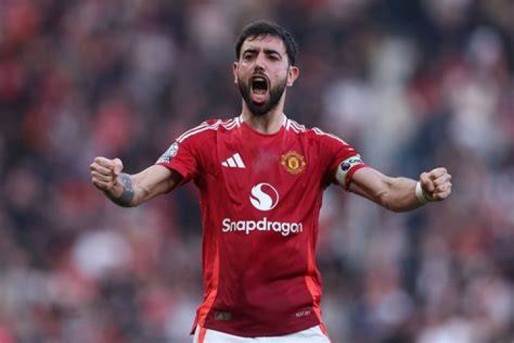 Bruno Fernandes' net worth: salary, age, stats, house, cars, contract