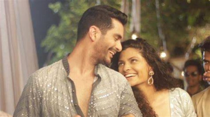 Ghoomer Angad Bedi Saiyami Kher