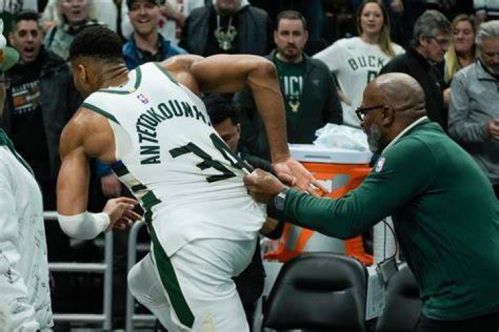 Giannis Antetokounmpo's wife, stats, brothers, contract, shoes, son, net worth 2022
