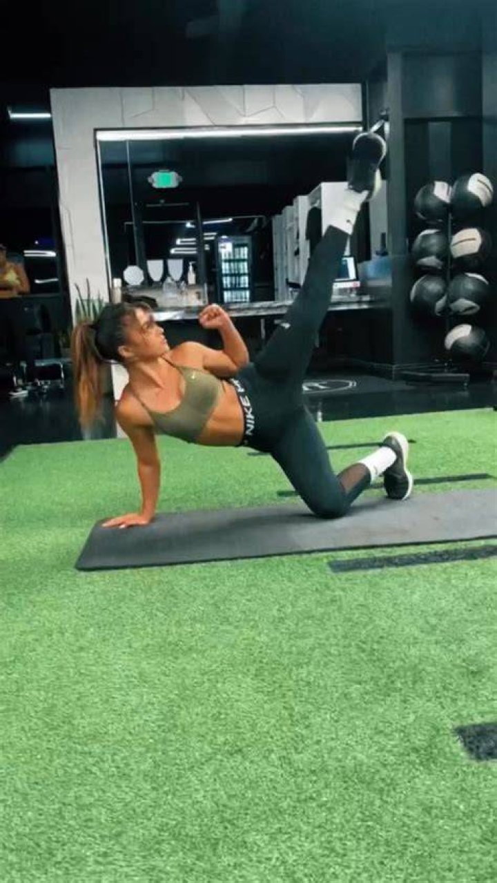 How Rayna Vallandingham Trains for Strength and Flexibility