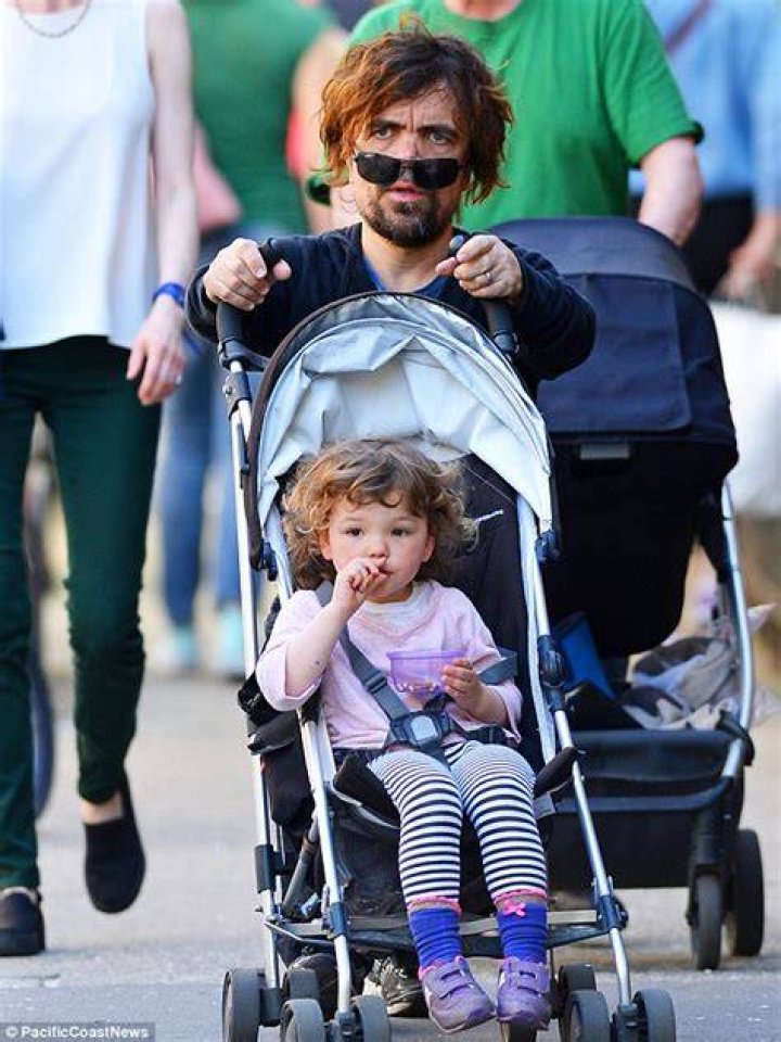 Peter Dinklage and his daughter | Image: Pinterest